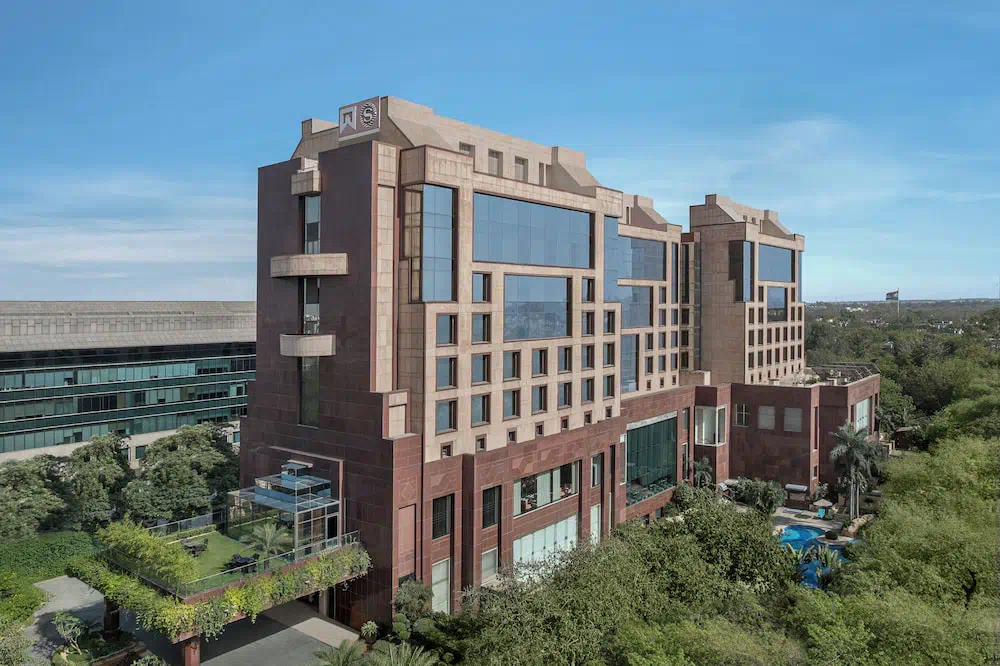 Sheraton New Delhi Hotel - Exterior facade and main entrance