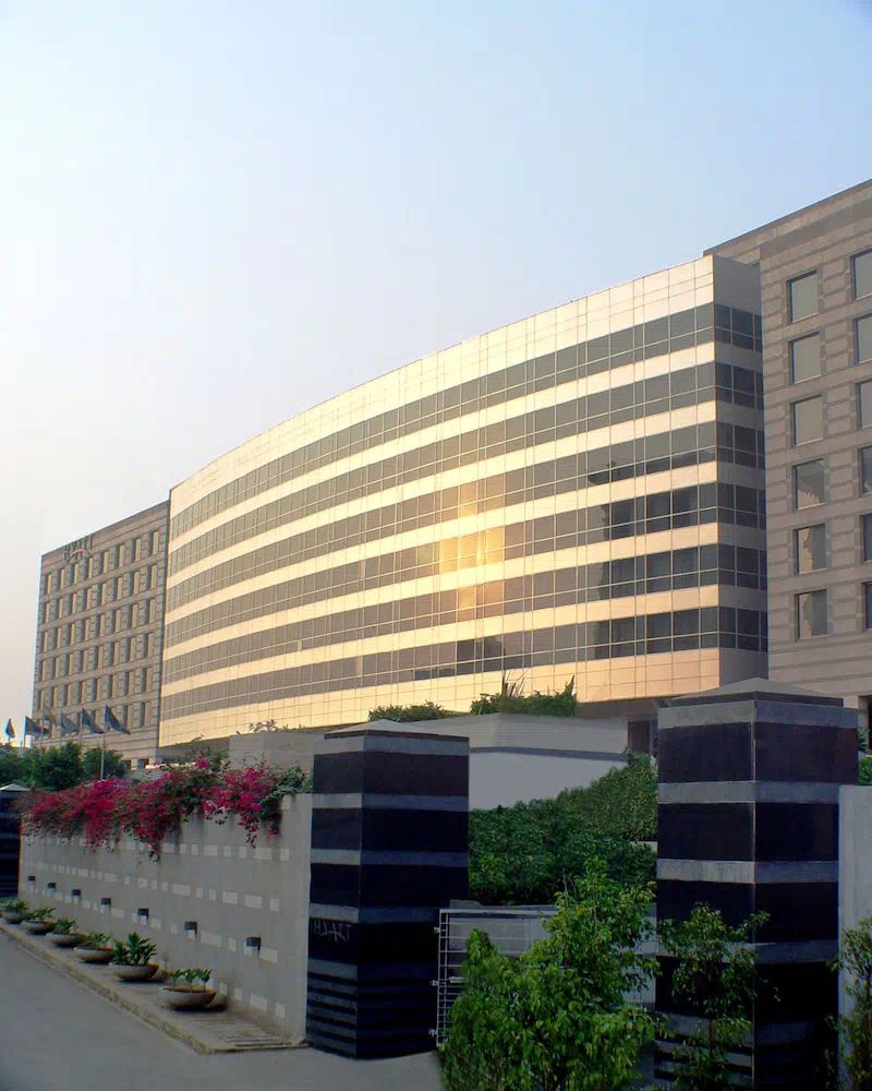 Grand Hyatt Mumbai Hotel Residences - Exterior facade and main entrance