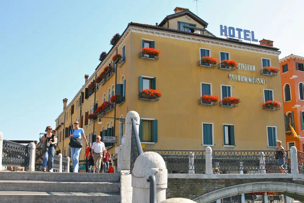 Hotel Arlecchino in Venice - Guest room and accommodations