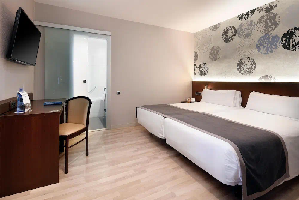 Hotel Hcc Taber in Barcelona - Dining area and restaurant