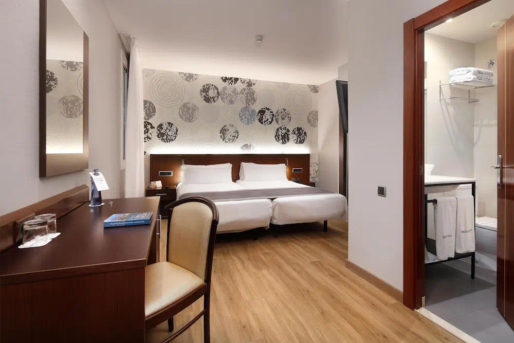 Hotel Hcc Taber in Barcelona - Property suite and interior view