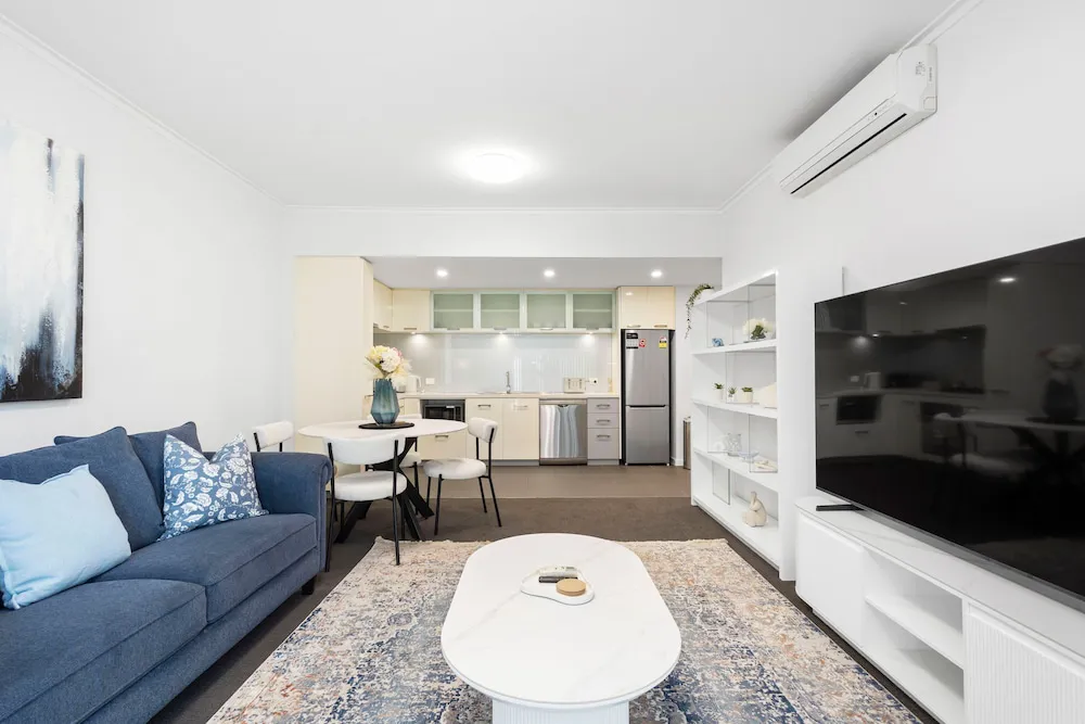 Beaufort Street 1bdr Parking - Property suite and interior view
