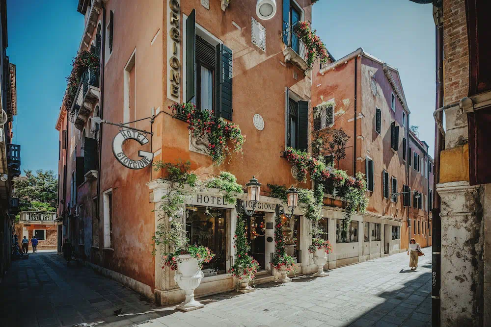 Hotel Giorgione in Venice - Guest room and accommodations