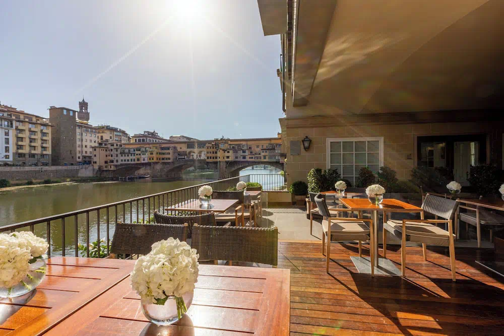 Hotel Lungarno Lungarno Collection in Florence - Property suite and interior view