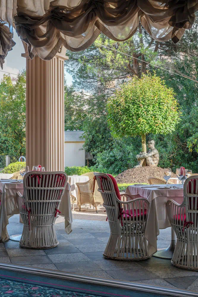 Hotel De La Paix in Lugano - Guest room and accommodations