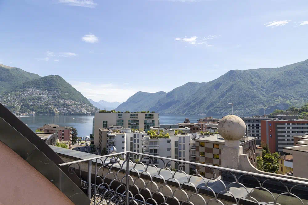 Hotel De La Paix in Lugano - Property suite and interior view