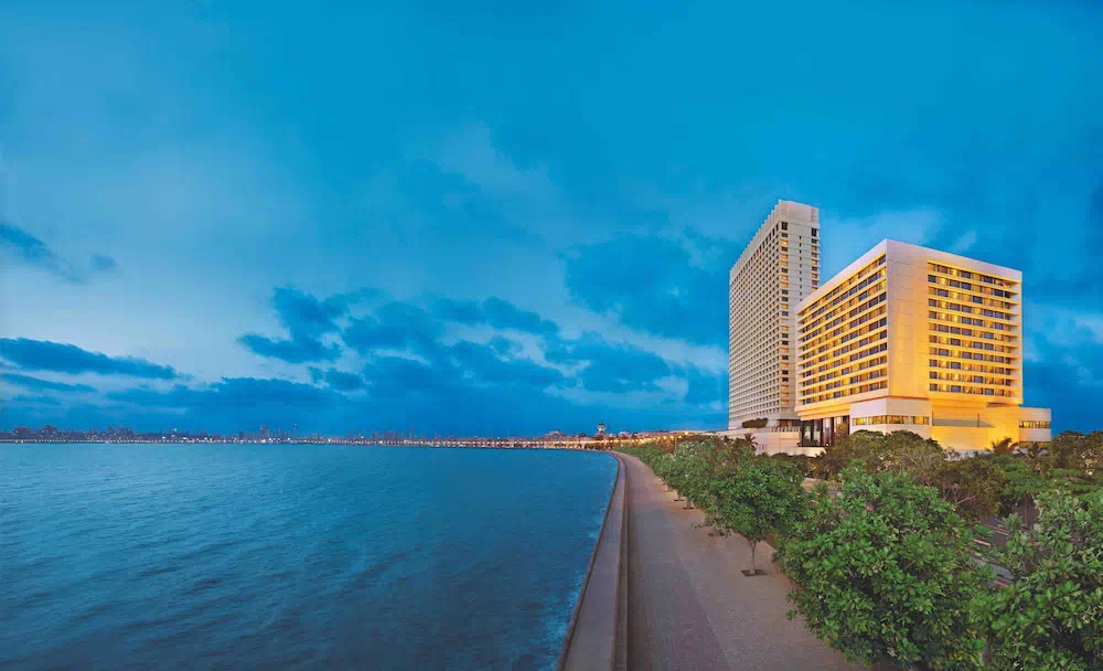 The Oberoi Mumbai - Dining area and restaurant