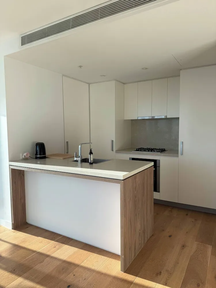 Top Floor Luxury Apartment Rooftop Pool Cbd - Property photo 15