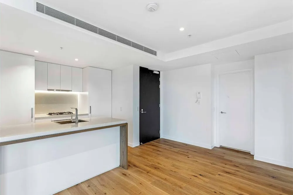 Top Floor Luxury Apartment Rooftop Pool Cbd - Property photo 17