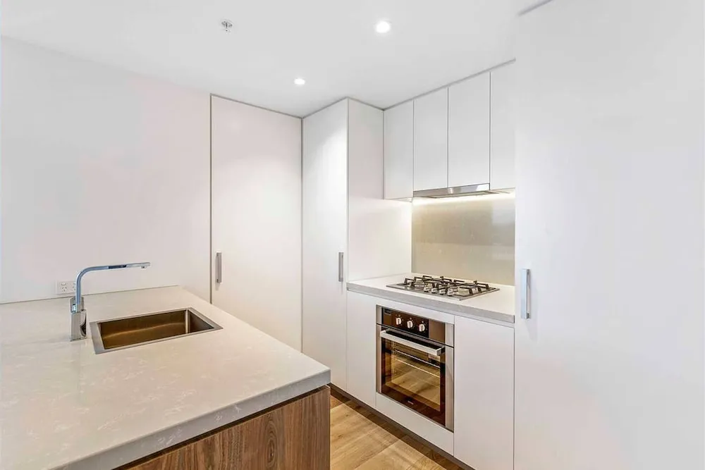 Top Floor Luxury Apartment Rooftop Pool Cbd - Property photo 18