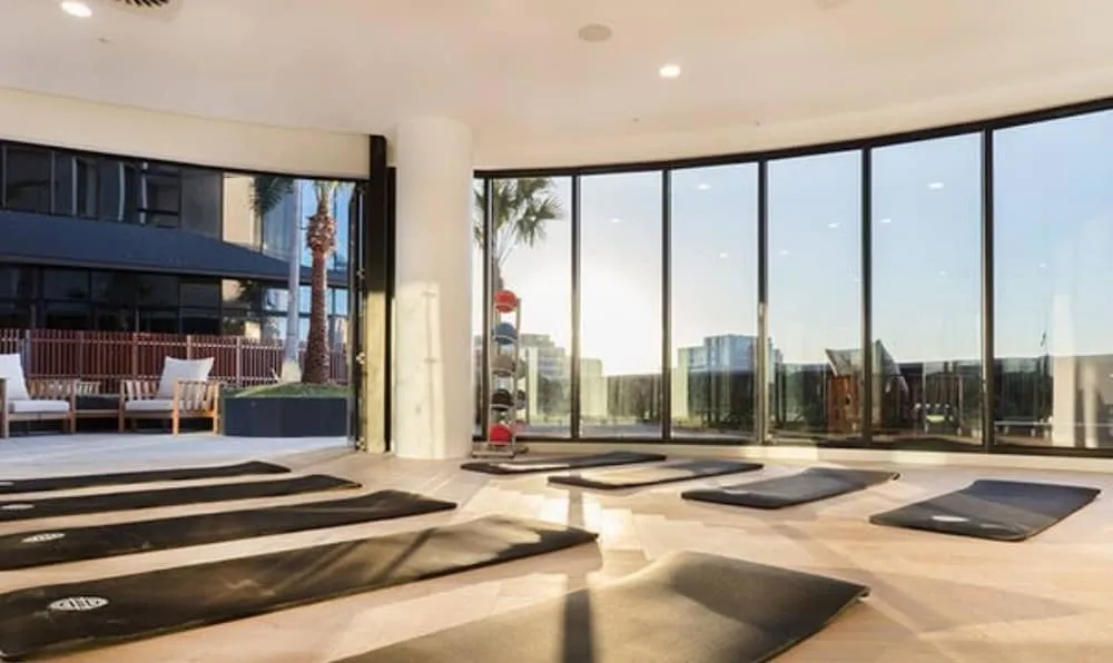 Top Floor Luxury Apartment Rooftop Pool Cbd - Property photo 19
