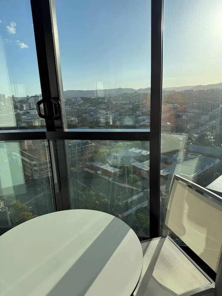 Top Floor Luxury Apartment Rooftop Pool Cbd - Property photo 6