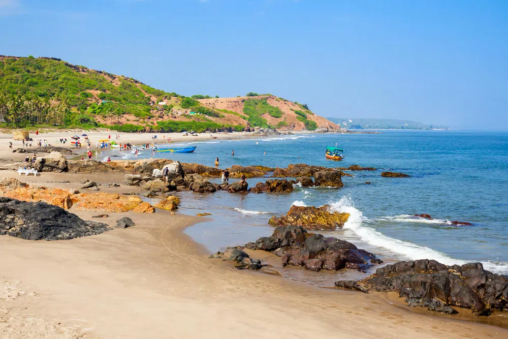 15 Best Beaches in North Goa for Watersports, Nightlife & Sunsets